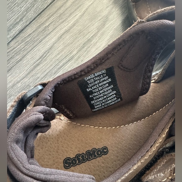 Men’s SoftMoc sandals size 11. Tried on but never worn. - Picture 2 of 2